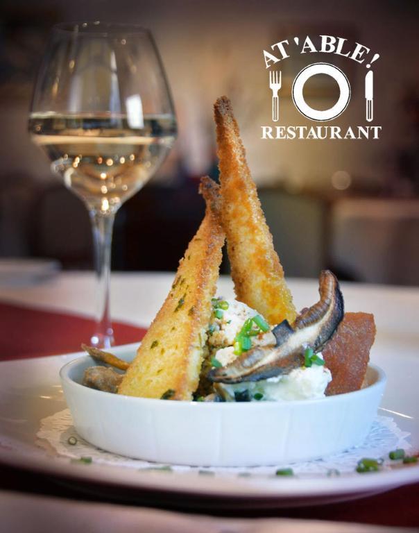 Logis Hotel Restaurant La Boule D'Or شينون المظهر الخارجي الصورة