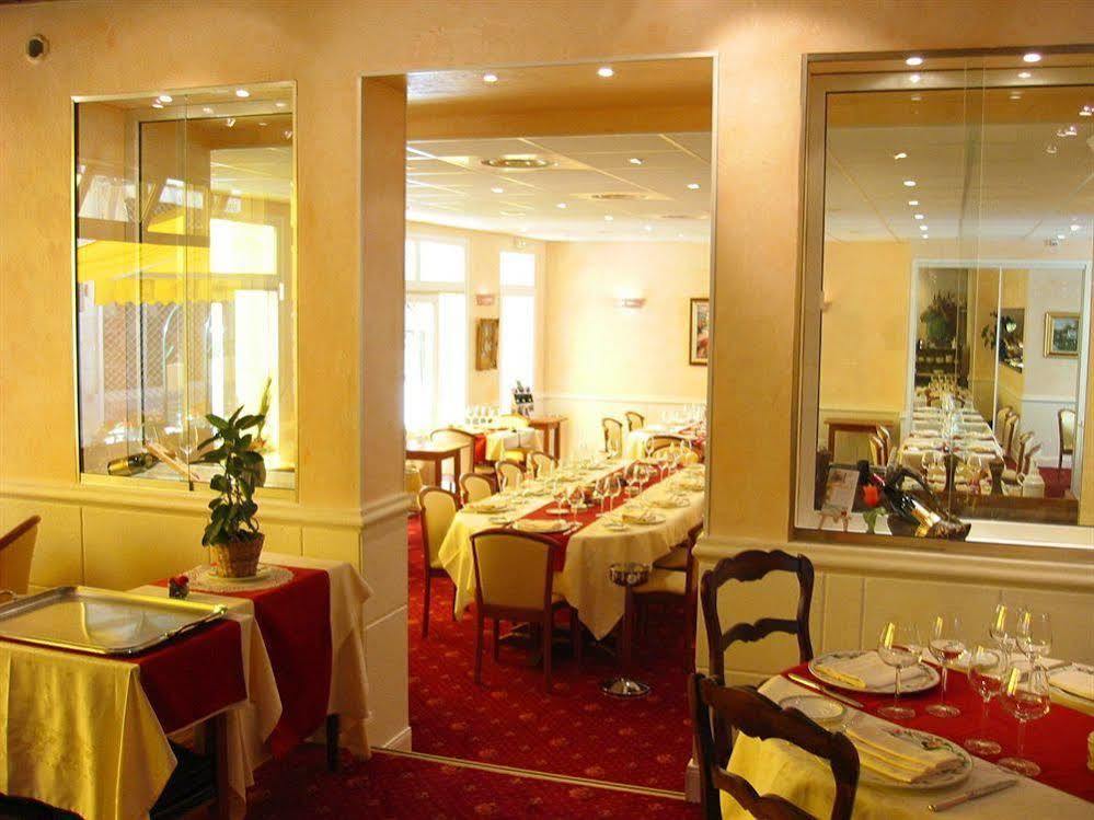 Logis Hotel Restaurant La Boule D'Or شينون المظهر الخارجي الصورة